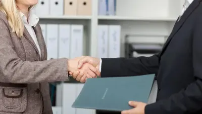 "Немного неправильная информация". Саясат Нурбек о приравнивании сертификатов к дипломам