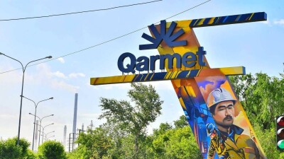 "Гордость профессии". Qarmet обновил въездные стелы в Темиртау