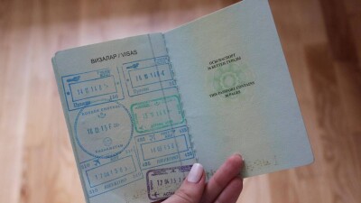 "Наши граждане дают повод": в МИД объяснили усложнение получения шенгена для казахстанцев
