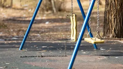 8-летний мальчик скончался после падения с качелей в ВКО: воспитателей лагеря амнистировали