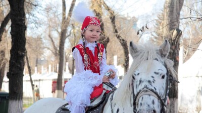 "Ни одного тенге". На чьи средства проводят массовые гуляния на Наурыз
