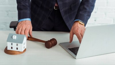 Почему возвращённые активы в Казахстане не могут с первого раза продать на торгах