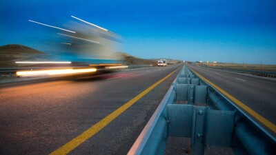 InDrive и "Яндекс.Такси" не смогут совершать междугородние поездки на расстояние свыше 50 километров