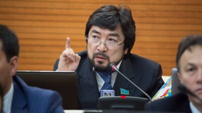 Экс-депутат Бекболат Тлеухан в суде высказался о конфликте с журналисткой