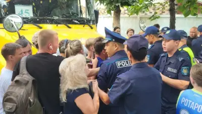 Воспитанников детского дома принудительно перевозят из Алматы в Конаев