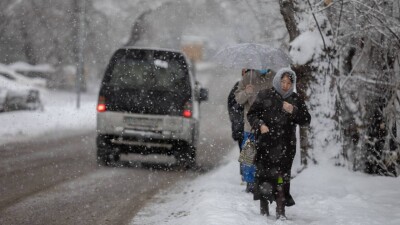 Коммунальщики перешли на круглосуточное дежурство: в Алматы ожидаются снегопад и морозы