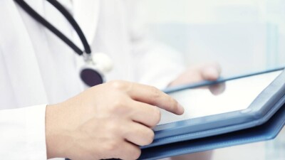 Незастрахованным в ОСМС казахстанцам могут перестать выдавать медсправки