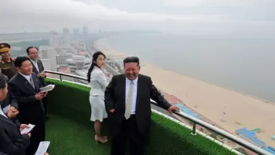 Ким Чен Ын открыл новый туристический курорт на побережье КНДР