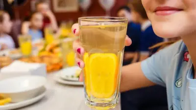 Могут ли школьники отметить конец учебного года походом в кино или на природу? Министр назвал условие