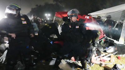 Полиция вошла в лагерь демонстрантов и начала задержания в Калифорнийском университете