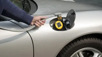 "Защищают от ядовитого смога". Депутат предложил продлить льготы на ввоз электромобилей в Казахстан