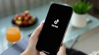 "Нужно для сверки". Зачем YouTube и TikTok обязали отчитываться о доходах казахстанцев с монетизации