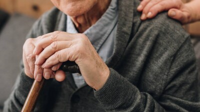 "Болезни или социальные трудности?" Ашимбаев обеспокоен случаями суицида среди пожилых людей