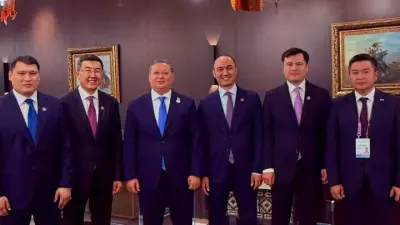 Экс-замакима Берденова заметили на фото с членами казахстанской делегации в Китае. Как он там оказался?