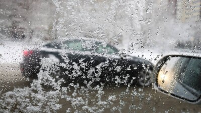 Осадки и ветер: КазАвтоЖол обратился к водителям девяти регионов