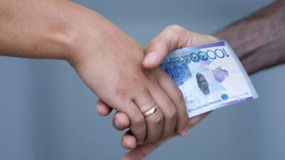 Чиновник акимата два года заключал договоры только с компанией своей жены в Акмолинской области