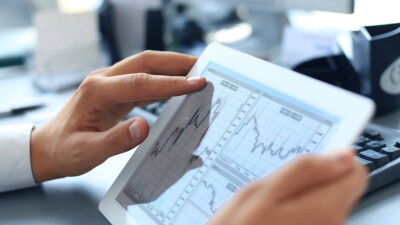 Казахстанцев предупредили о мошенниках, использующих фото известных блогеров