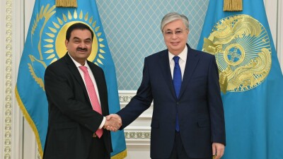 Индийский миллиардер заявил Токаеву о готовности сотрудничать с Казахстаном