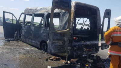 Пассажиры выпрыгивали на ходу из горящего микроавтобуса в Шымкенте