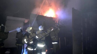 Пожар произошёл на рынке "Арлан" в Алматы