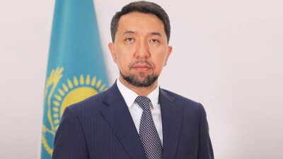 Вице-министр, владевший долей в "Гастроцентре", рассказал, что связывало его с Бишимбаевым