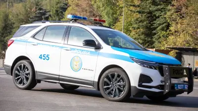 Полицейская машина ехала по тротуару в Астане: как это объяснили в ДП