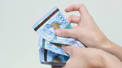 Два студента из Тараза и Шымкента первыми воспользовались выплатами по проекту "Нацфонд – детям"