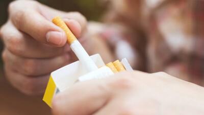 Курящие и пьющие должны больше вносить в ОСМС: в Минздраве ответили на предложение депутата 