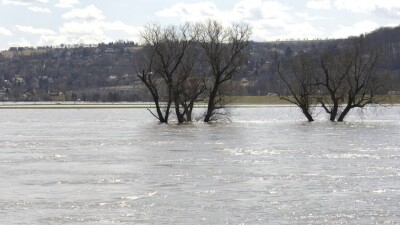 Бектенов: Большая вода идёт в Атыраускую область, пик ожидается в ближайшие дни
