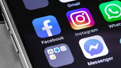 Путин запретил рекламу на "сайтах экстремистских организаций", в их числе Instagram и Facebook