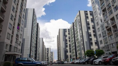 "Ничего исключать нельзя". Как отразится курс доллара на стоимости жилья, ответил Шарлапаев