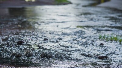 На проспекте Рыскулова в Алматы ликвидировали последствия порыва на тепломагистрали