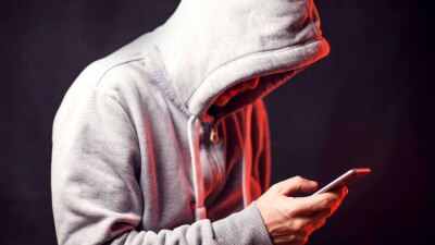 "Сердце закололо". Разговор с мошенником записали на видео полицейские Абайской области