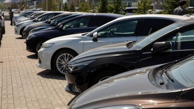 Казахстанцам стали чаще продавать нерастаможенные машины из Грузии и Азербайджана