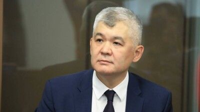 "Настрой боевой". Елжан Биртанов приехал в суд на первое заседание по его делу