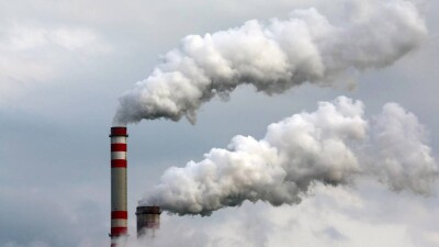 Выплачивать надбавки некоторым казахстанцам из-за экологического кризиса предложил сенатор