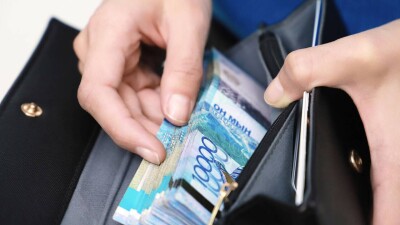 Глава Нацбанка ответил на жалобы о "нарисованной" средней зарплате казахстанцев