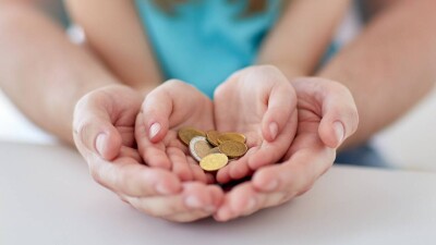 "Нацфонд – детям": почему на счета поступило на 50 долларов меньше, чем обещали