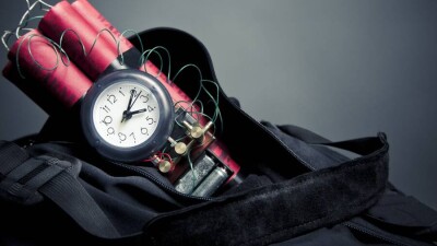 В Алматы "заминировали" семь объектов, среди них ТРЦ, банки, университет и аэропорт