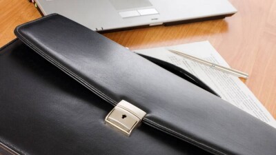 Нужен ли госслужащим дополнительный заработок? Вице-министр обороны не поддержал инициативу