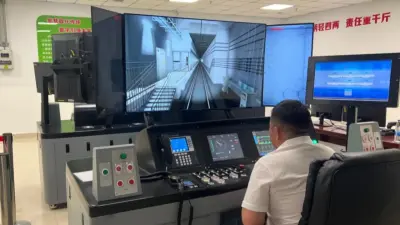 Будущие операторы LRT в Астане учатся реагировать в аварийных ситуациях на симуляторах в Китае