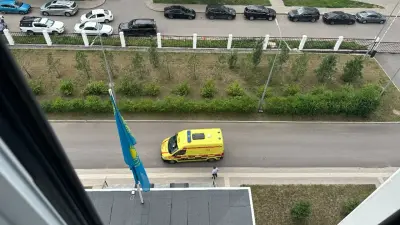 Матери Перизат Кайрат стало плохо в суде, для неё вызвали скорую помощь 