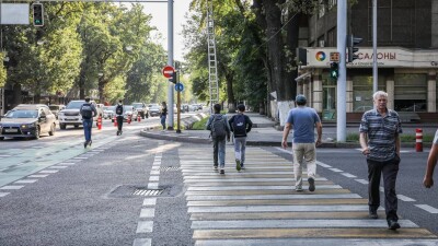 "Уступать машинам при зелёном сигнале". МВД отказалось от резонансной поправки для пешеходов