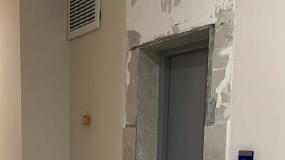 Полиция расследует инцидент с падением облицовочной плитки на жительницу Астаны