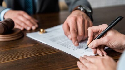 Главы КНБ, Нацбанка, "Самрук-Казыны" вошли в состав комиссии по возврату вывезенных из РК денег