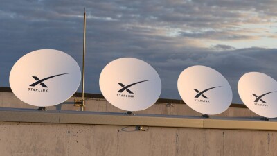 136 казахстанских школ могут остаться без интернета Starlink из-за близости к границам России и Китая