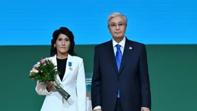 Доярки, пастухи и главы хозяйств: Токаев наградил работников сельской отрасли