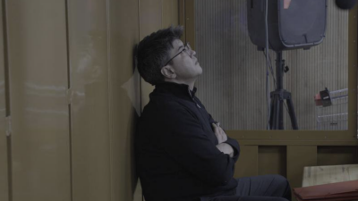 "Всё в крови". Кадры из квартиры Бишимбаева после ссоры с Нукеновой показали в суде