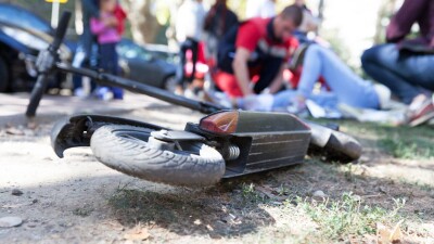 Грузовик насмерть сбил 13-летнего подростка на самокате в Алматы