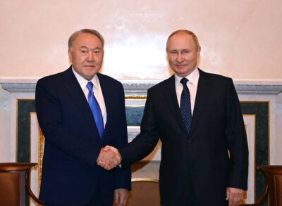 Назарбаев Путину: Между Казахстаном и Россией образцовые отношения